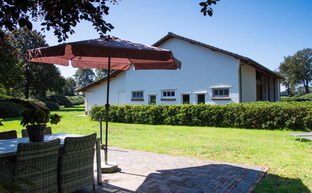 Bed And Breakfast Lindershoeve Bergeijk Esterno foto